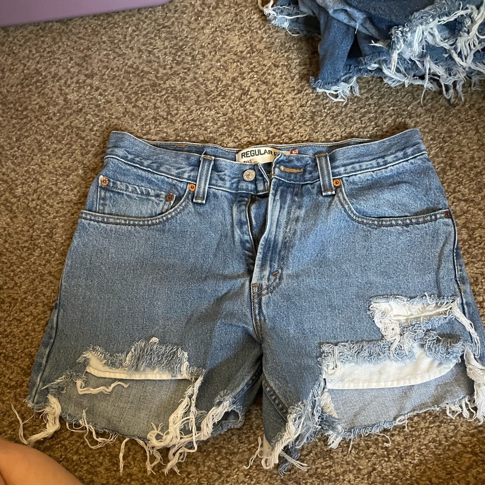 Vintage Levi’s cut off jean shorts